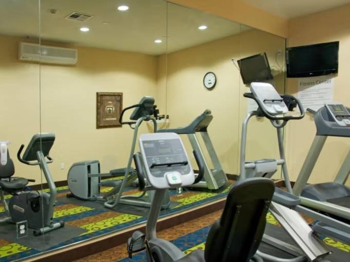 Holiday Inn Express & Suites Galveston West-Seawall