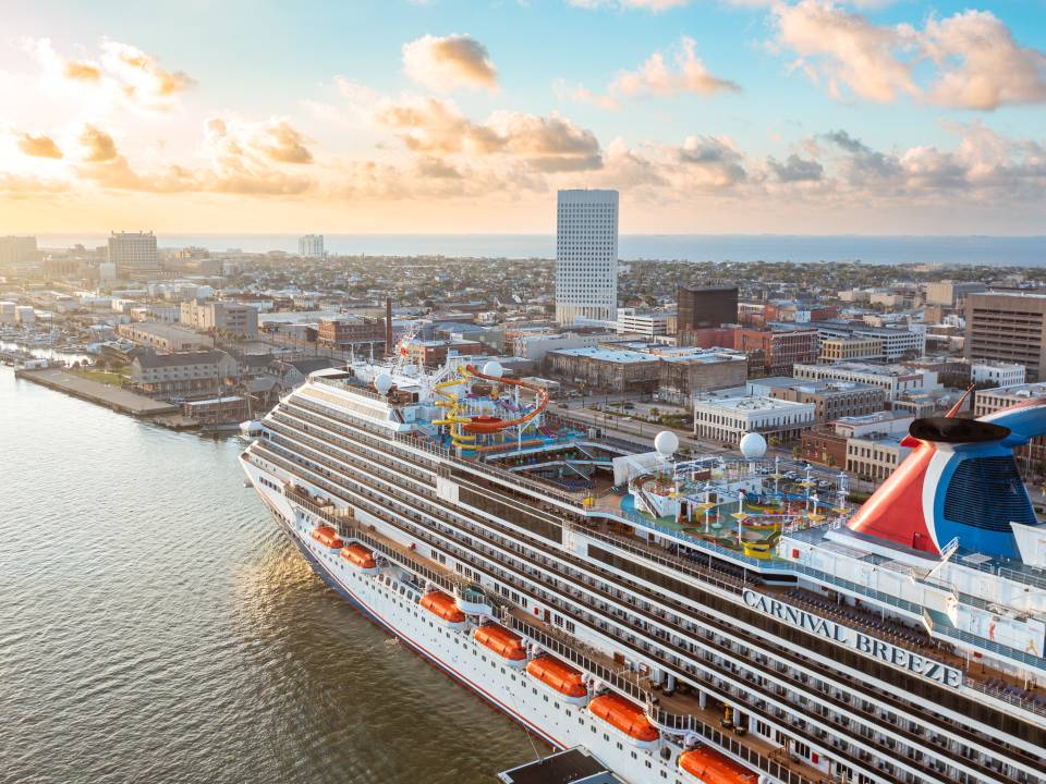 cruise ships that sail out of galveston